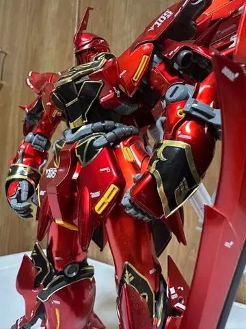 MG 1/100 시난주 Ver.Ka 티타늄 피니쉬 완성품