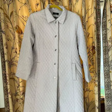 라이트 그레이 퀼팅 롱 코트