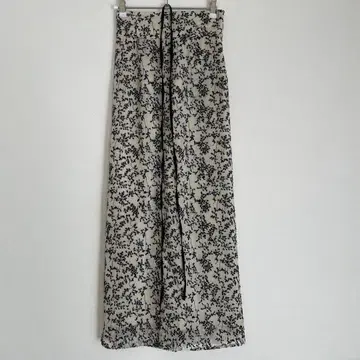 clane 꽃무늬 스커트