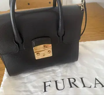 FURLA 메트로폴리스