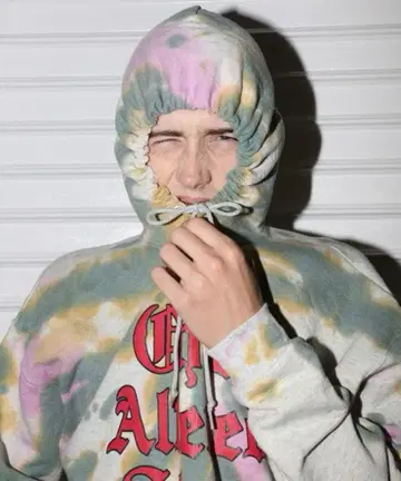 BLACKWEIRDOS 후드티