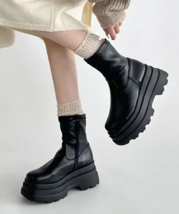 통굽 트리플 밑창 스트레치 핏 숏부츠 2896