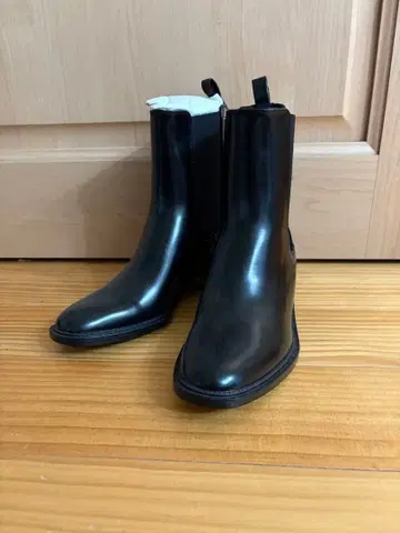 ZARA 미사용 새상품 사이드 고어 부츠 37