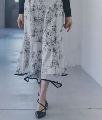 프로포션 바디 드레싱 시어 플라워 언밸런스 헴 머메이드 스커트 M