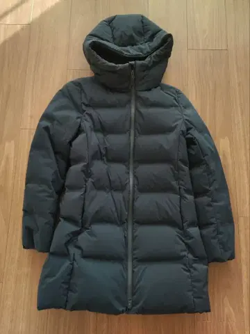 유니클로 심리스 숏 다운 S 사이즈