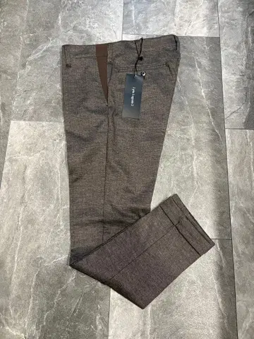 우노피우노우과레토레 미사용 새상품 슬랙스