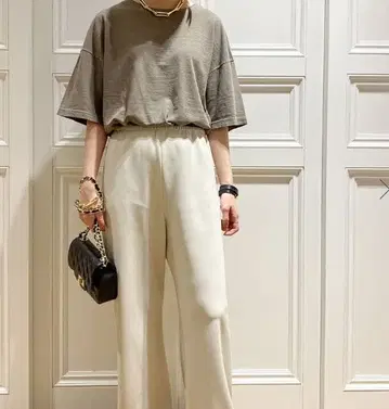 AULENTTY 오우렌티 퀼팅 체인 백 블랙 두즈엠