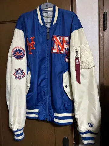 New Era X Alpha Industries 봄버 자켓