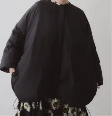 새상품급 manana 충전솜 볼륨 실루엣 하프 코트