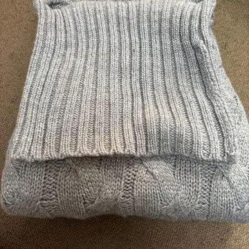 그레이 케이블 니트 긴팔 스웨터