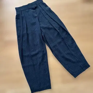 [ 새상품급 ] LOUNIE 스트라이프 와이드 팬츠