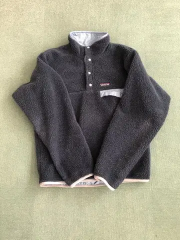 파타고니아 리버서블 스냅T 그리세이드