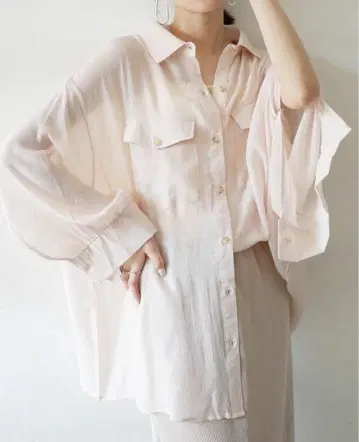 새상품급 lumier 뤼미에 핑크 플레어 슬리브 셔츠