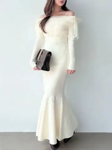 [ 새상품 ] RESEXXY 도킹 오프숄더 리본 원피스