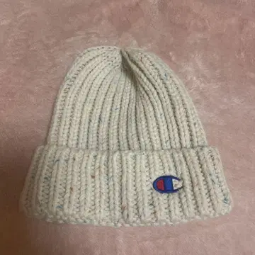 Champion 화이트 니트 모자