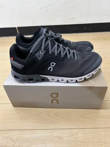 On Cloudflow Wide Black Asphalt 28cm 새상품