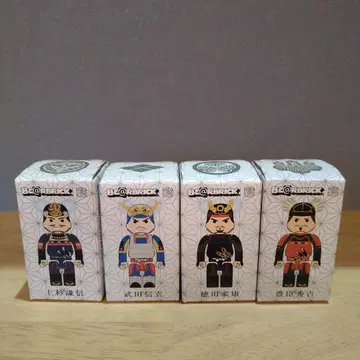 BE@RBRICK 베어브릭 전국 무장 세트