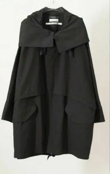 아타락시아 루아브르 판초 블랙