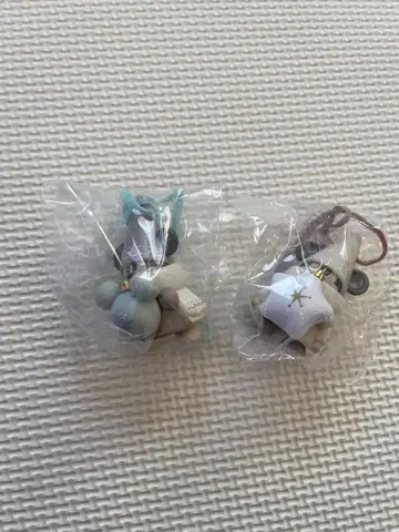 디즈니 크리스마스 릴린린 캡슐 토이 화이트 컬러, 브라운 2종