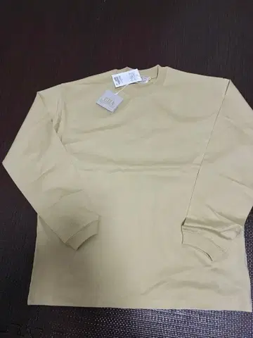 뷰티 앤 유스 GIZA COTTON 베이지 긴팔T셔츠