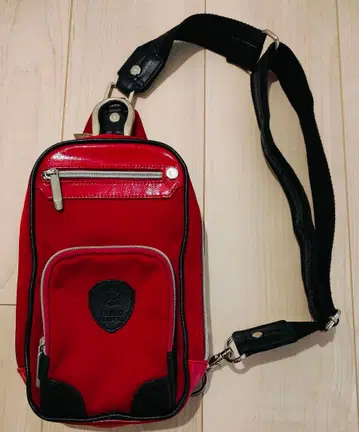 TAKEO KIKUCHI 레드 숄더백