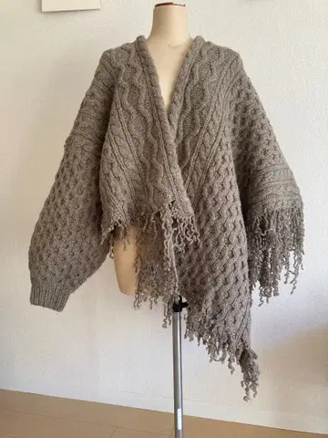 LEINWANDE 베이지 케이블 니트