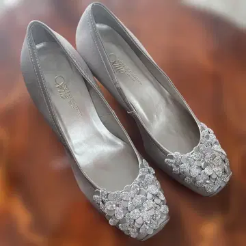 미사용 EIZO Vue 펌프스 23.5