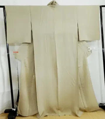 순수 실크 금실이 매우 아름다운 호몬기 기모노 단의 기모노