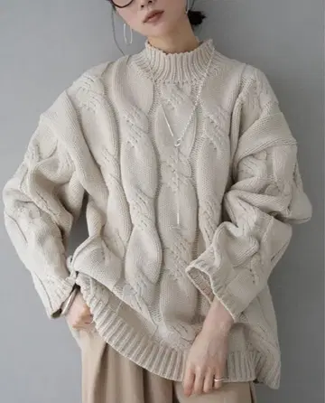 새상품급 lumier 뤼미에르 베이지 케이블 니트 오버 니트