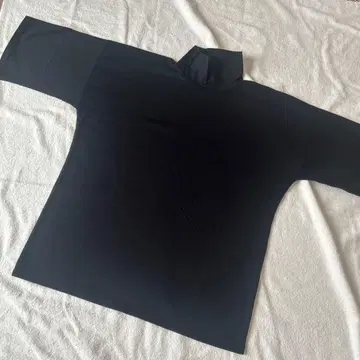 베리떼꾸르 스탠드 카라 티셔츠 블랙 7부 소매