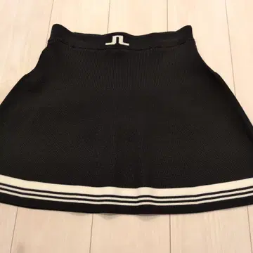 블랙 스트라이프 스커트 JL 로고 L
