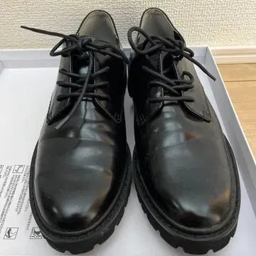 로리즈팜 블랙 레이스업 슈즈