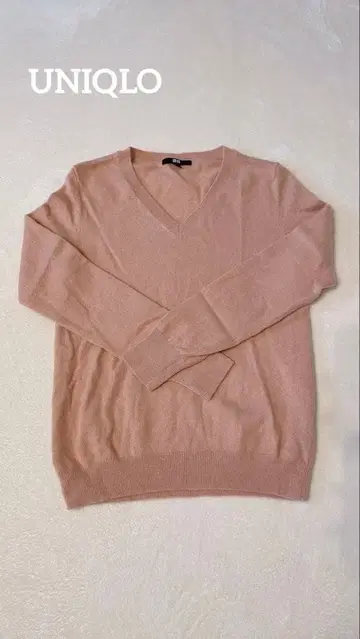 UNIQLO 캐시미어 V넥 스웨터 핑크