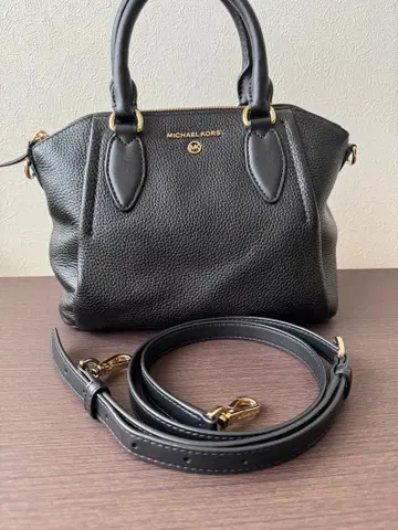 MICHAEL KORS 블랙 가죽 숄더백