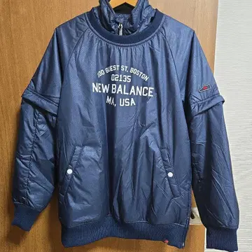 New Balance 네이비 점퍼