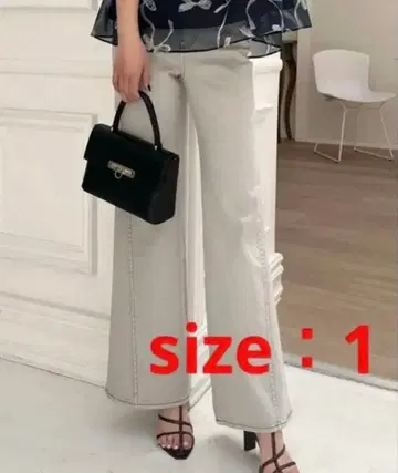 SNIDEL 스트레치 플레어 데님 팬츠 ( 사이즈 1 )