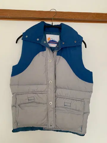 SUNSHINE MOUNTAIN 다운 베스트 파랑/그레이