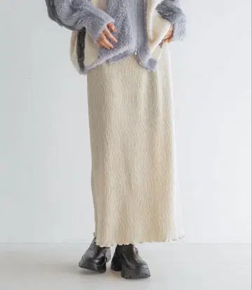 로리즈팜 샤이니 벨로아 타이트 스커트 아이보리