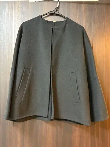 Mila Owen 노카라 리버 숏코트