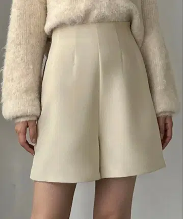 Louere 하이웨스트 숏팬츠