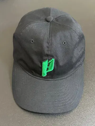 holiday peate 콜라보 캡