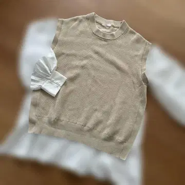 [ 새상품급 ] 루니 니트 베스트 도킹 블라우스 풀오버 베이지