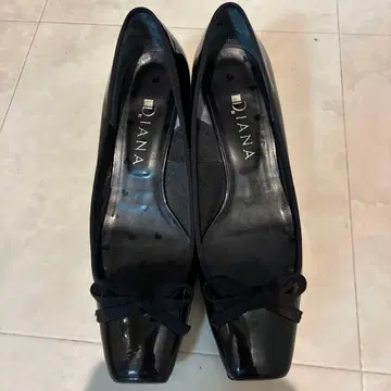 D.JANA 블랙 스틸레토 펌프스