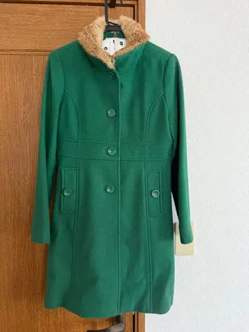 퍼 트리밍 그린 코트 M 사이즈