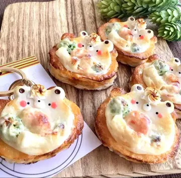 인기 작가님 페이크 디저트 라탄 파이 키링