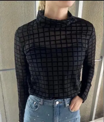 NEW LOGO MONOGRAM PLAID SKIN TOP 블랙