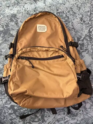 프레드릭 패커스 백팩 베이지