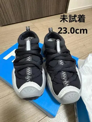 HOKA ORA PRIMO BLACK / CARBON BLACK