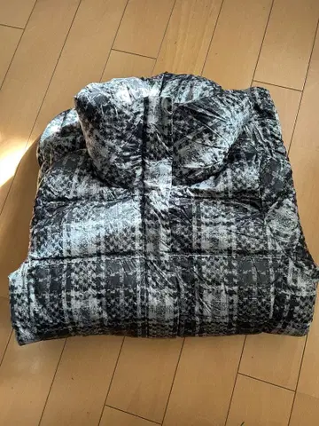 체크 무늬 후드 부착 롱 다운 자켓[90%]