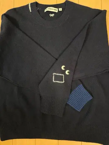 유니클로 스웨터 아냐 핸드마치